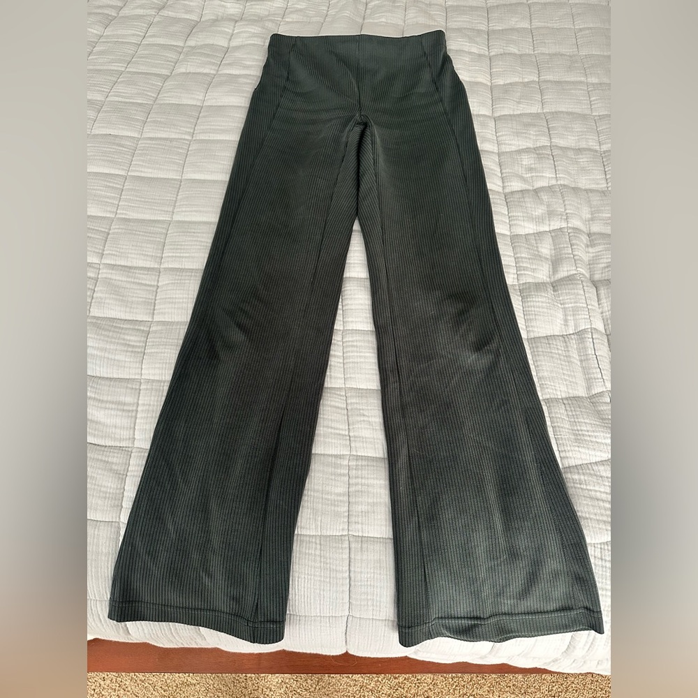 Lululemon Ribbed Softstreme Flated Pant - Picture 3 of 5